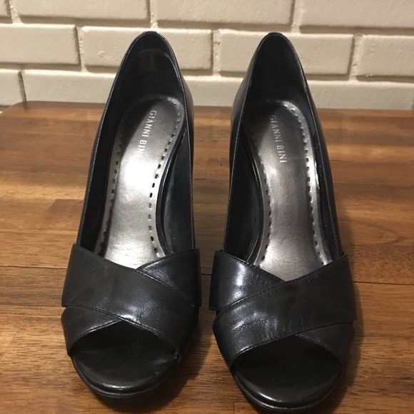 Gianni Bini Black Leather Open Toe Heels Size 10 - Picture 2 of 5